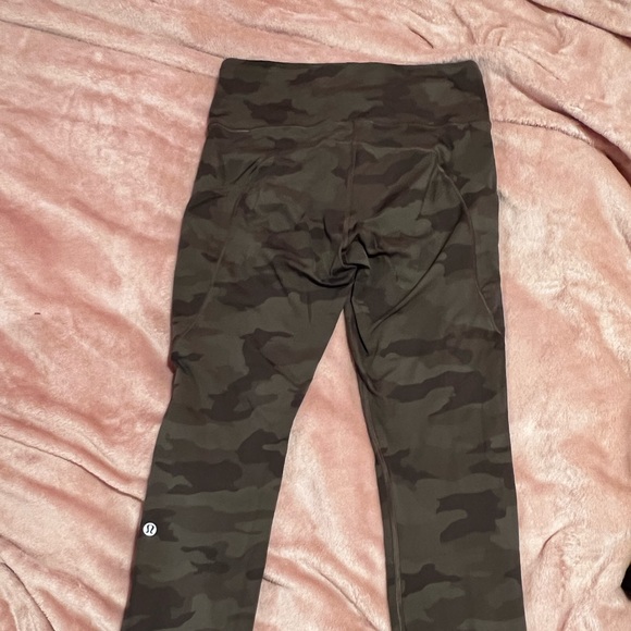 Lululemon Swift Speed with pockets - Picture 3 of 6